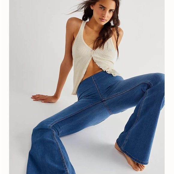 FREE PEOPLE STRETCH FLARES - Picture 2 of 11